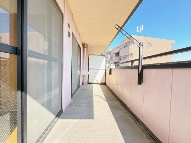 ネオのバルコニー