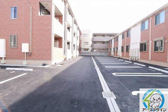 グレースＮＥＯ壱番館Ａの駐車場|駐車場があるので、車を買う予定の方も安心です