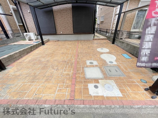 三郷市谷口　中古戸建の駐車場|カースペース並列2台付き