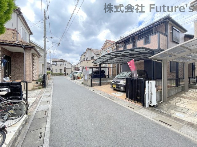 三郷市谷口　中古戸建の前面道路含む現地写真|前面道路含む現地写真です。