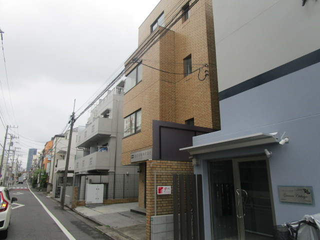 豊島区千早２丁目のビルの外観