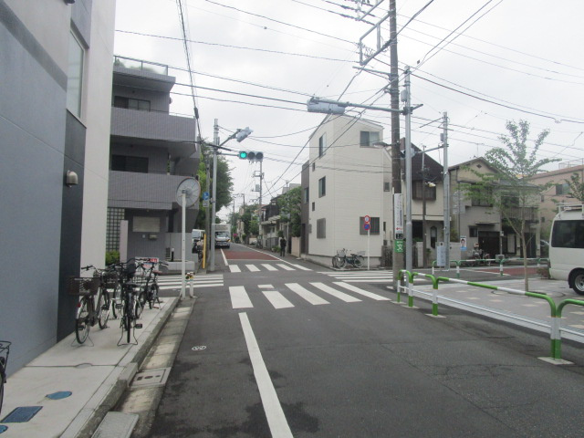 豊島区千早２丁目のビルの周辺