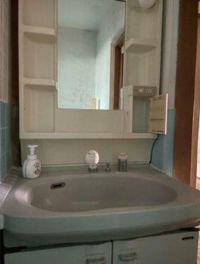 北条３丁目　中古一戸建ての独立洗面台|洗面台
■物件内覧・資金計画相談・住宅ローン相談、リフォーム相談、お問合せ受付中■
※当日・翌日のご内覧、ご相談はお電話でのお問合せがスムーズです！