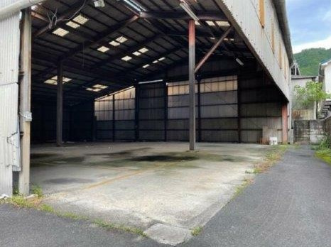 北条３丁目　中古一戸建ての設備|大型倉庫
■物件内覧・資金計画相談・住宅ローン相談、リフォーム相談、お問合せ受付中■
※当日・翌日のご内覧、ご相談はお電話でのお問合せがスムーズです！