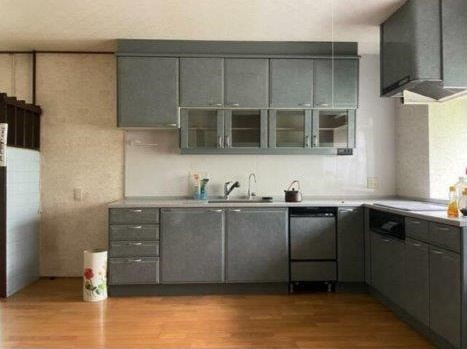 北条３丁目　中古一戸建てのキッチン|L字型キッチン　食器洗い乾燥機
■物件内覧・資金計画相談・住宅ローン相談、リフォーム相談、お問合せ受付中■
※当日・翌日のご内覧、ご相談はお電話でのお問合せがスムーズです！