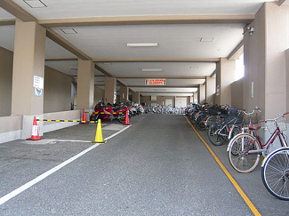 【駐車場】