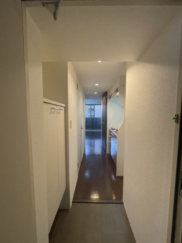 SERENiTE北浜の玄関|イメージとして他号室の部屋写真を表示しています
