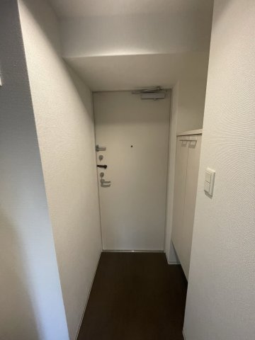 SERENiTE北浜の玄関|イメージとして他号室の部屋写真を表示しています