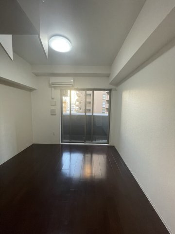 SERENiTE北浜の居間・リビング|イメージとして他号室の部屋写真を表示しています