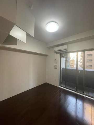 SERENiTE北浜の居間・リビング|イメージとして他号室の部屋写真を表示しています