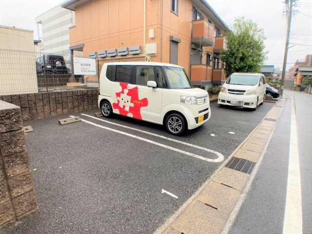 セジュール赤羽根の駐車場