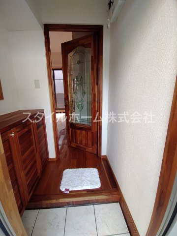 セザンヌ新栄３の玄関