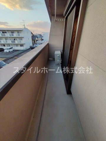 セザンヌ花田２のバルコニー|別部屋写真です。