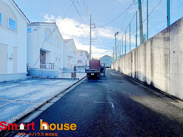 藤沢市石川新築3棟の前面道路含む現地写真