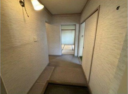 住道駅前住宅15号棟の内装|廊下
■物件内覧・資金計画相談・住宅ローン相談、リフォーム相談、お問合せ受付中■
※当日・翌日のご内覧、ご相談はお電話でのお問合せがスムーズです！