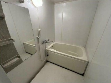 住道駅前住宅15号棟の浴室|ユニットバス
■物件内覧・資金計画相談・住宅ローン相談、リフォーム相談、お問合せ受付中■
※当日・翌日のご内覧、ご相談はお電話でのお問合せがスムーズです！