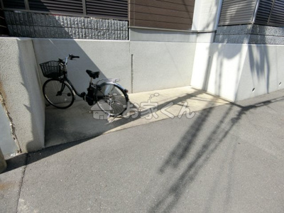 【駐車場】 | ワコーレヴィアーノ須磨離宮前 | 駐輪場