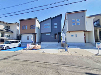 【前面道路含む現地写真】