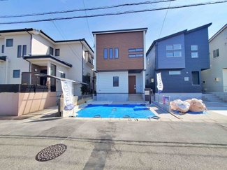 【前面道路含む現地写真】