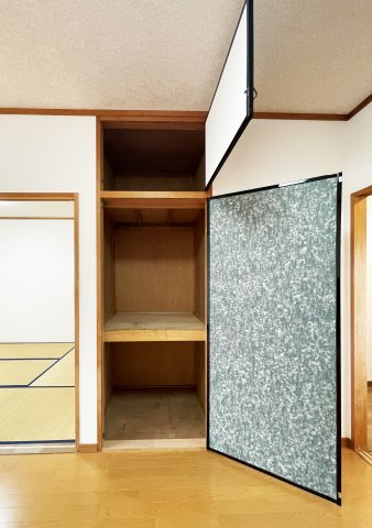 尾方ハイツの収納