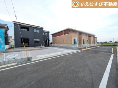 【前面道路含む現地写真】 | Livele Garden.S　太田第2阿久津町 | 安心の広々6ｍ前面道路
6ｍの前面道路はお車の駐車が楽々！すれ違える広さが確保されています♪
