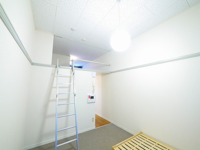 レオパレス裕の寝室|落ち着いた色調の寝室です