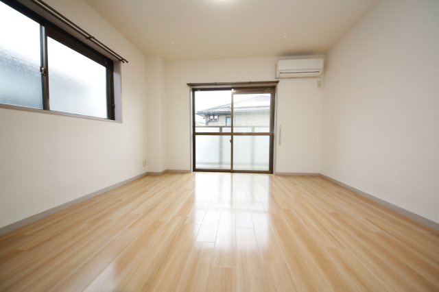 サニーハウス伏見の居間・リビング