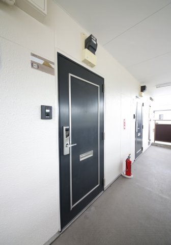 サニーハウス伏見の玄関