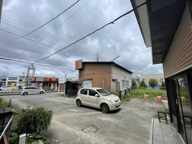 ‐三丁目不動産‐　熊谷市新堀新田の前面道路含む現地写真