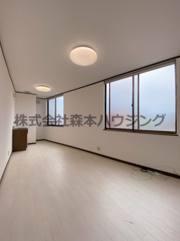 【洋室】 | 　ひびき寝屋川ハイツ | 落ち着いた色調の洋室です