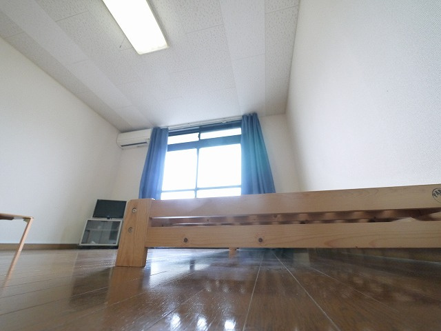 レオパレスルピナスの洋室|使い勝手のいい洋室です