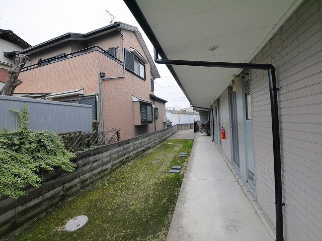 レオパレスルピナスのその他共用部分|廊下です　