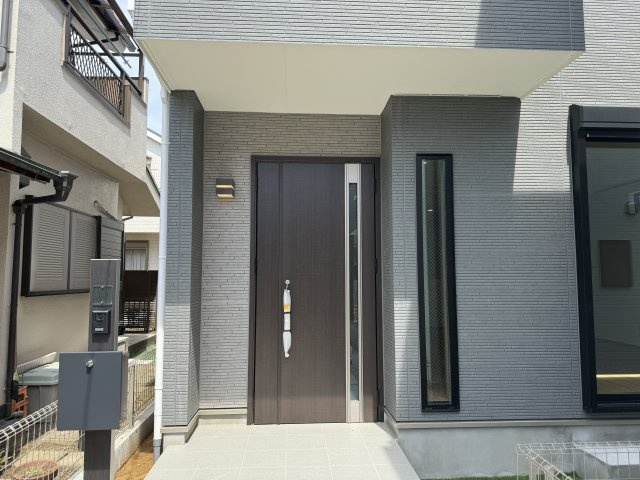 葛飾区東金町７丁目新築戸建【半田小学校：6分】のエントランス|エントランス・玄関ポーチ
