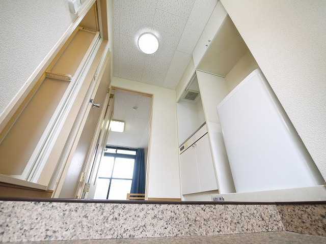 レオパレスルピナスの玄関|きれいな玄関です
