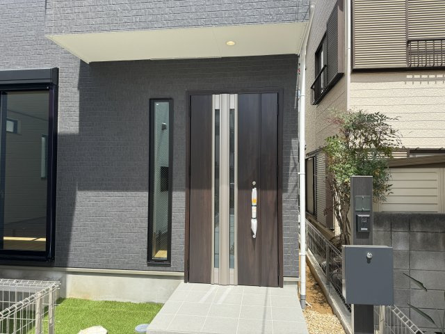 葛飾区東金町７丁目新築戸建【半田小学校：6分】のエントランス|エントランス・玄関ポーチ