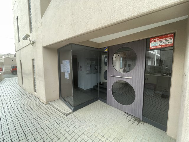 第６パールメゾン海老原のエントランス