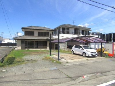 【駐車場】 | 【再生住宅】南アルプス市田島 | 車をお持ちの方に嬉しい駐車場付きの物件です