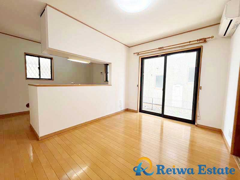 中古戸建　高座郡寒川町宮山の居間・リビング