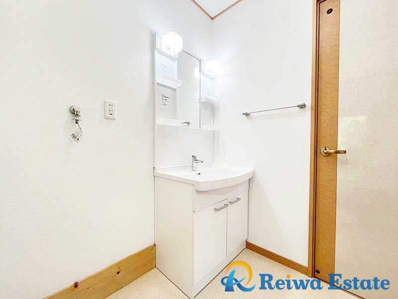 中古戸建　高座郡寒川町宮山の独立洗面台