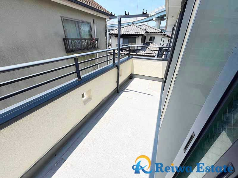 中古戸建　高座郡寒川町宮山のバルコニー