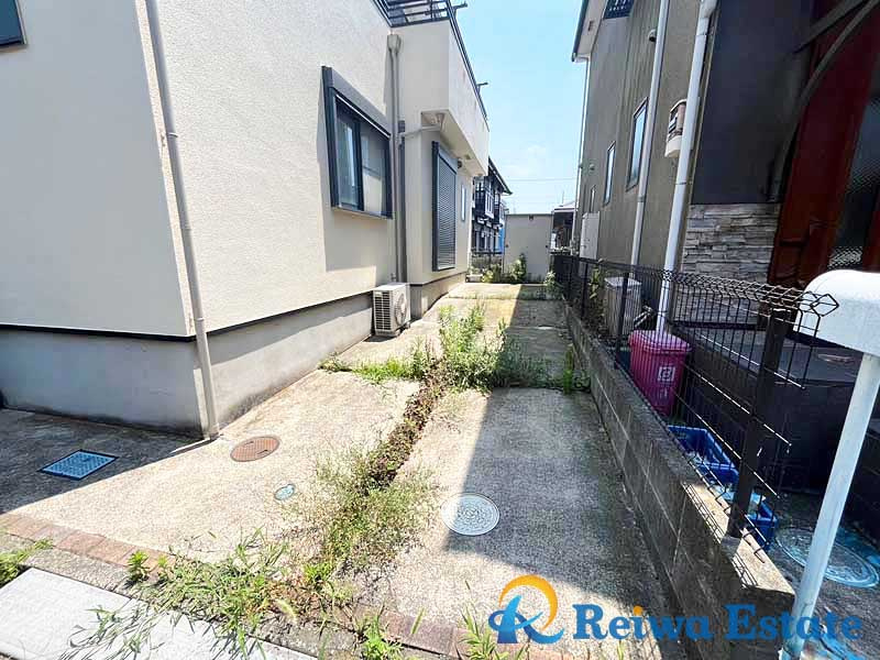 中古戸建　高座郡寒川町宮山の駐車場