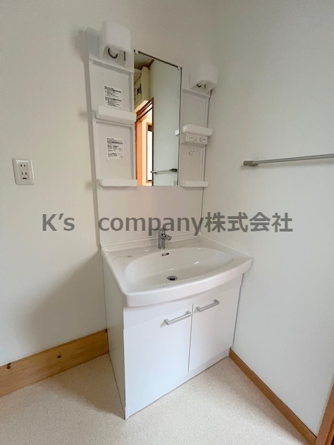 ◎高座郡寒川町宮山　中古戸建の独立洗面台|洗面化粧台は新規交換しています☆