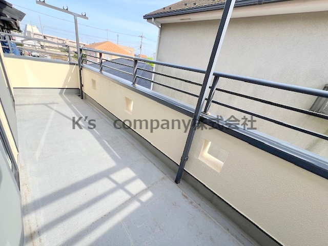 ◎高座郡寒川町宮山　中古戸建のバルコニー|たくさん洗濯物を干すことができます☆