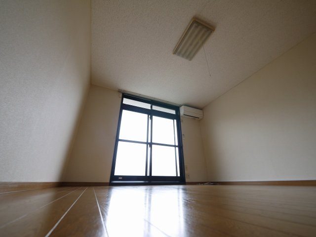 レオパレスルピナス・Ⅱの洋室|広々とした洋室です