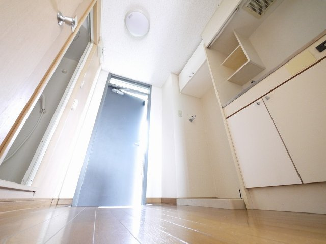 レオパレスルピナス・Ⅱの玄関|シンプルで使いやすい玄関です