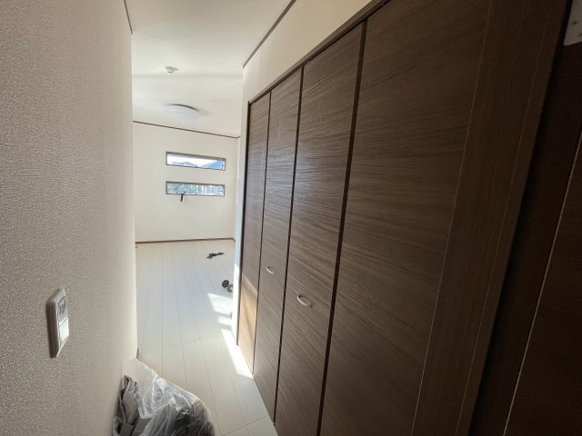 -三丁目不動産-　熊谷市石原　平成28年築の収納