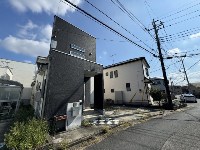 -三丁目不動産-　熊谷市石原　平成28年築の外観