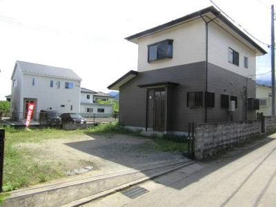 【駐車場】 | 【再生住宅】南アルプス市古市場 | カースペースがあります