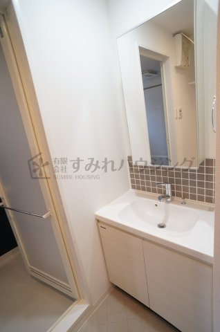 グローリーパレス中山の洗面所|参考、同建物・同間取りの号室