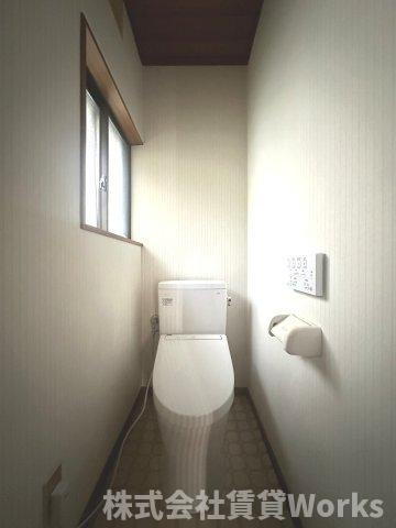 北田宮二丁目戸建てのトイレ|コンパクトで使いやすいトイレです